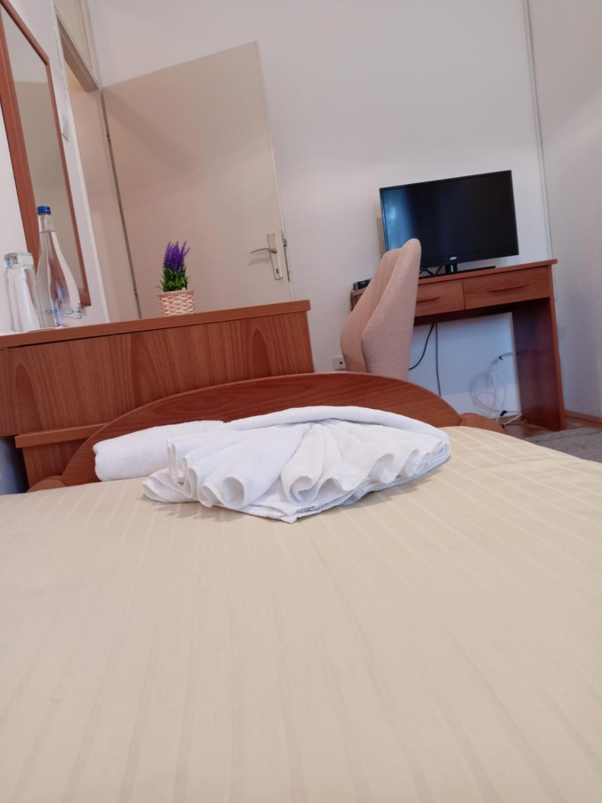 Hotel Vlasina - Vlasinsko Jezero Vlasina Rid Ngoại thất bức ảnh