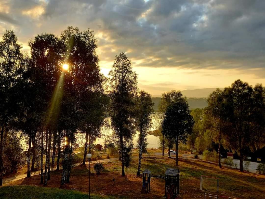 Hotel Vlasina - Vlasinsko Jezero Vlasina Rid Ngoại thất bức ảnh
