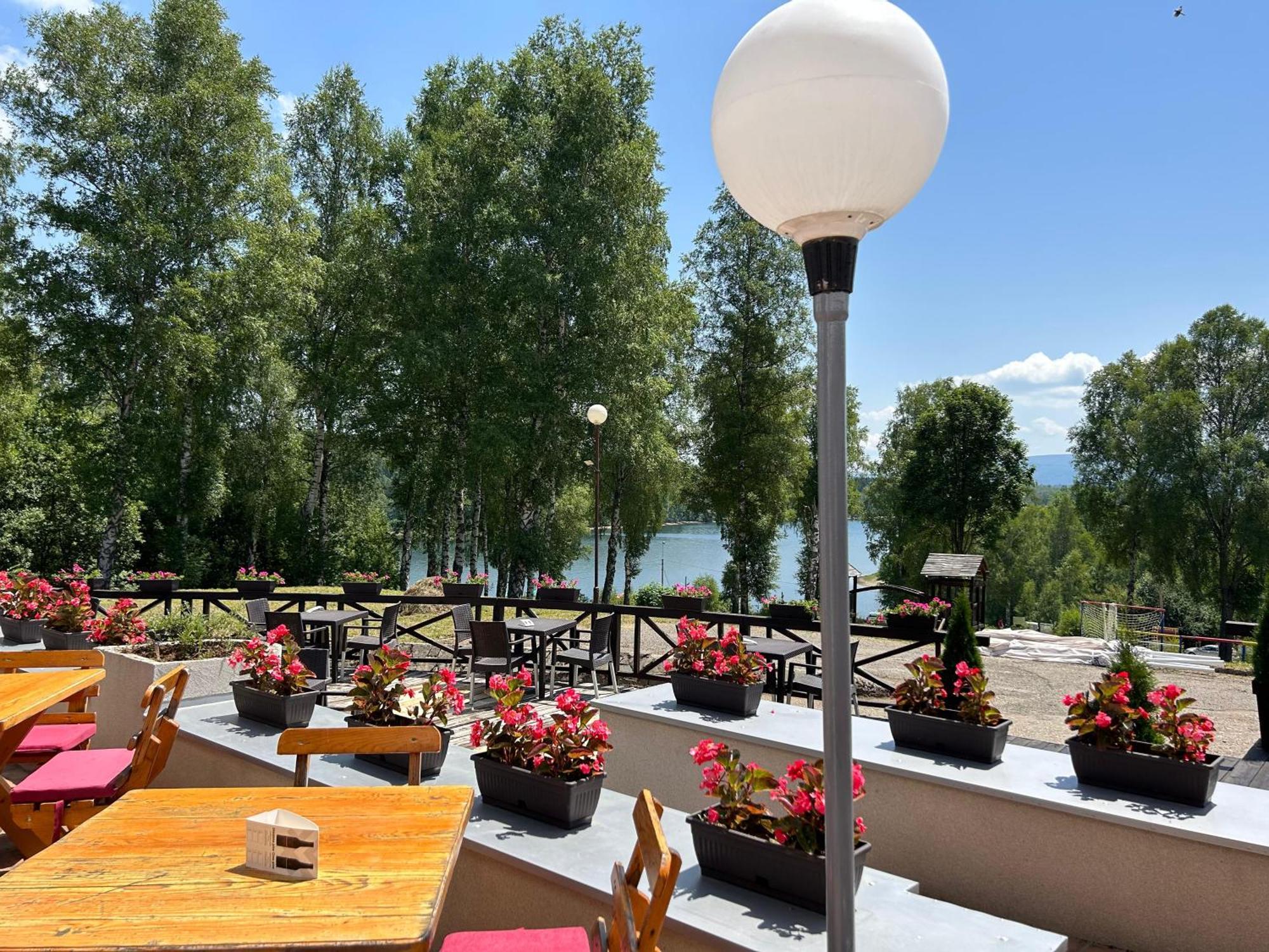 Hotel Vlasina - Vlasinsko Jezero Vlasina Rid Ngoại thất bức ảnh